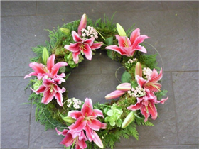 lily cluster wreath